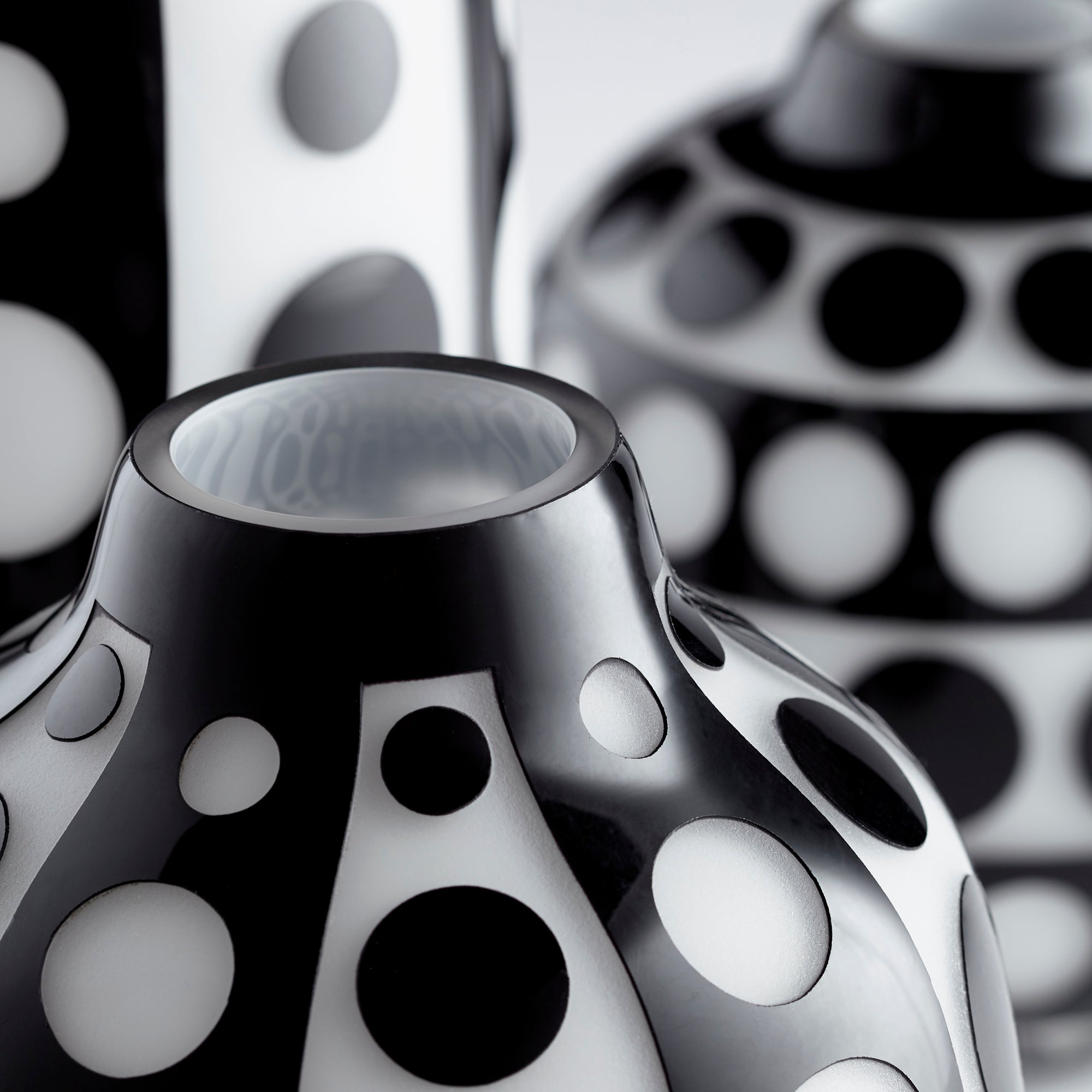 Petroglyph Vase | Black And White - Medium - Image 3