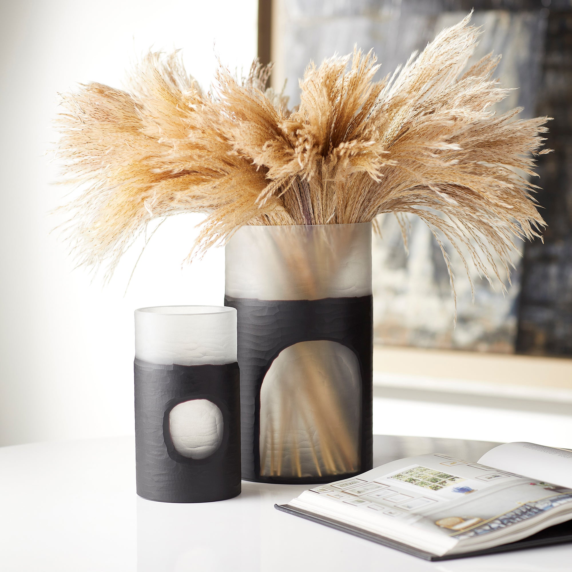 Ominous Frost Vase Short | Clear And Black - Image 6