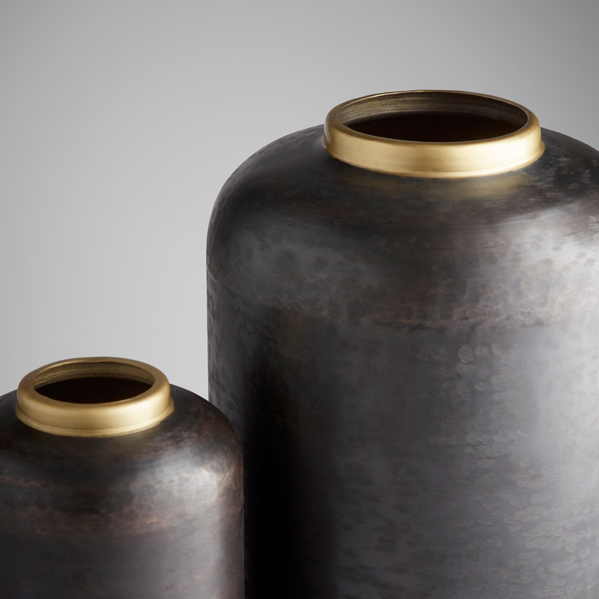 Akita Vase | Black - Large - Image 5
