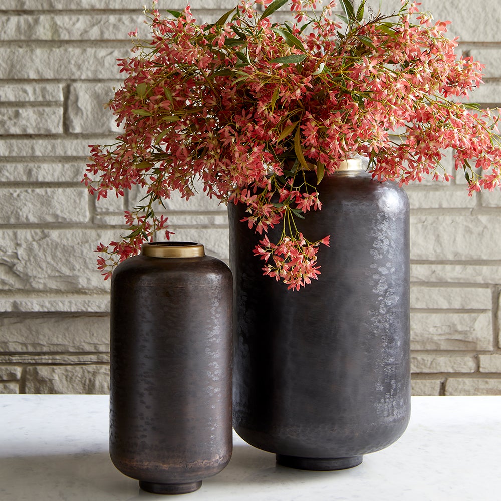 Akita Vase | Black - Large - Image 9