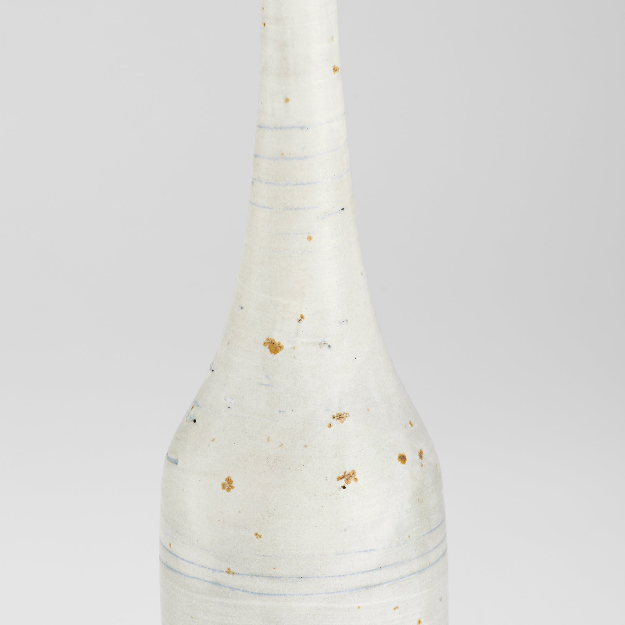 Gannet Vase Designed by Ani Kasten | White - Medium - Image 2