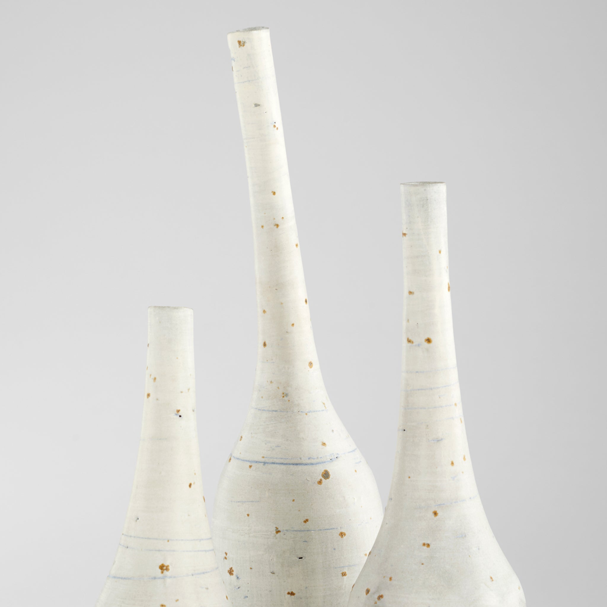 Gannet Vase Designed by Ani Kasten | White - Medium - Image 4