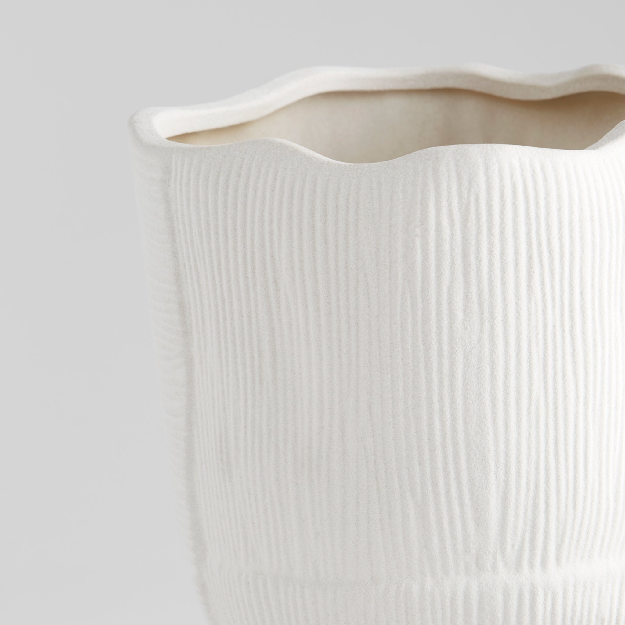 Astreae Pedestal Bowl | White - Large - Image 2