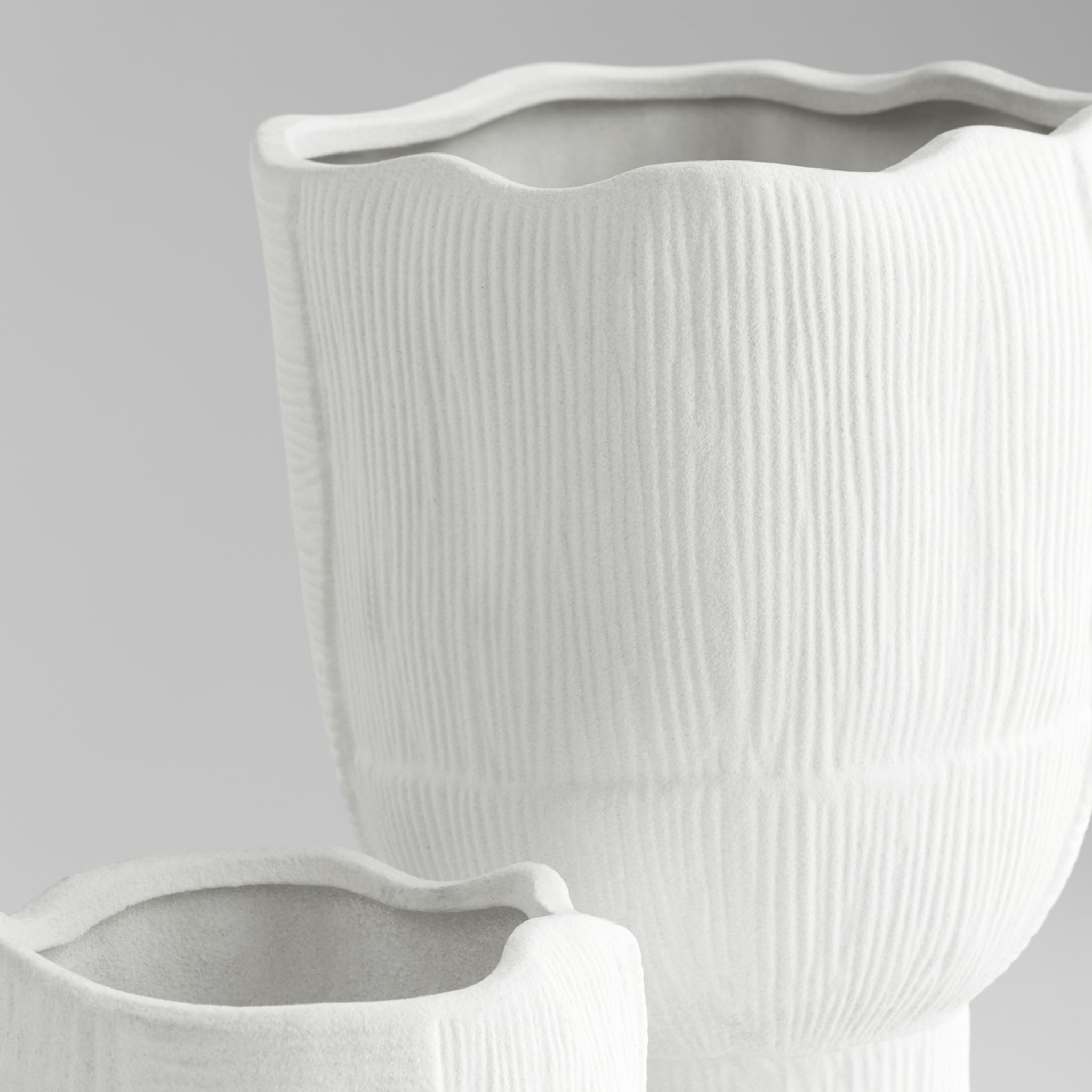 Astreae Pedestal Bowl | White - Large - Image 4