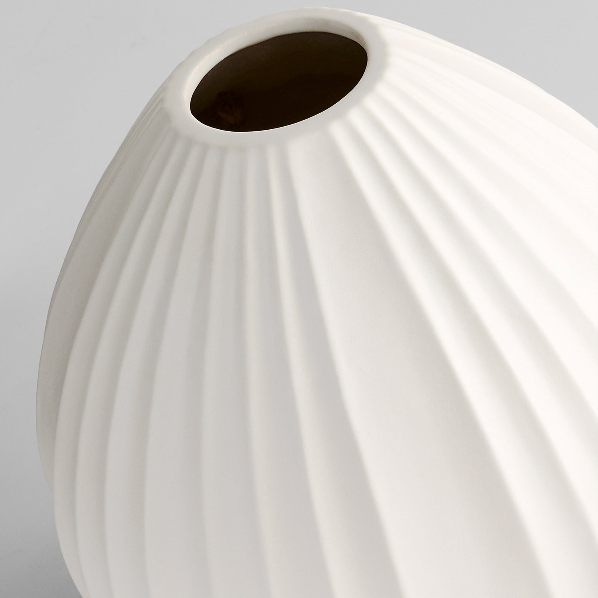 Nigel Vase | White - Stout - Image 3